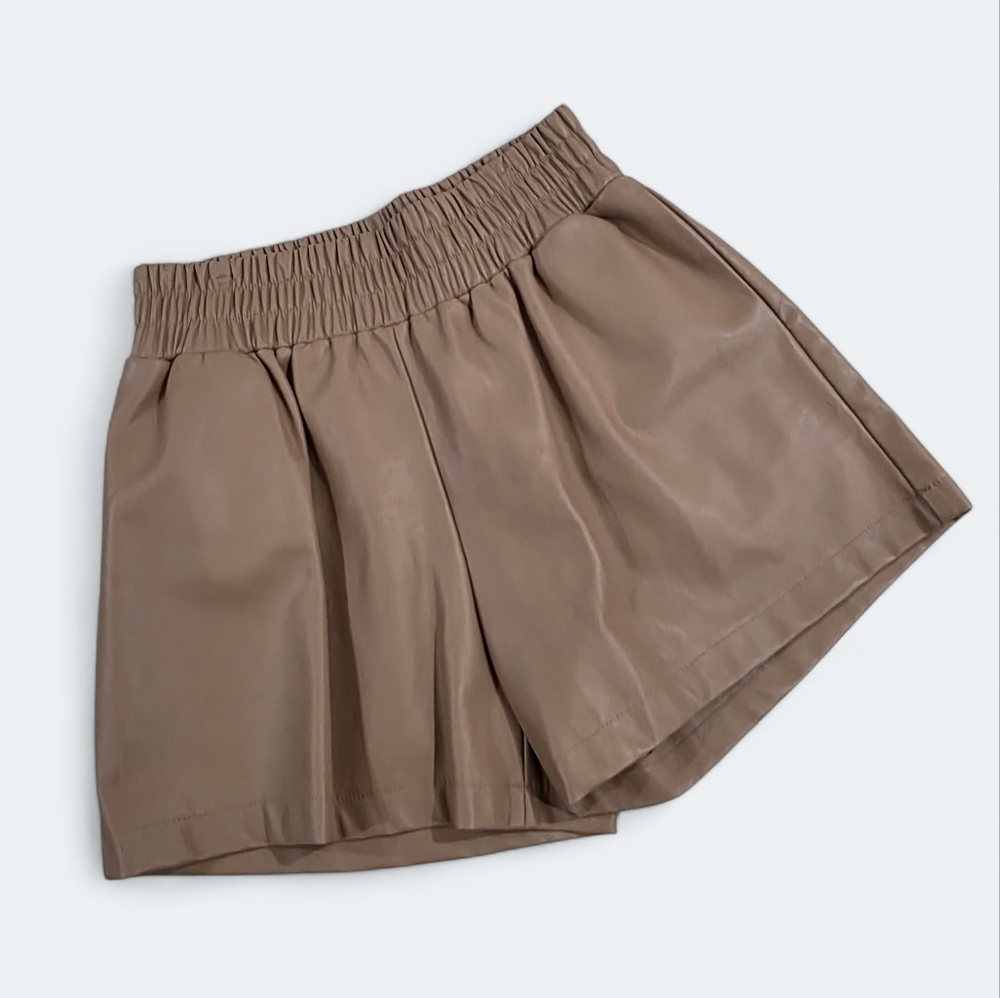 Aaron & Amber Brown Faux Leather Shorts Women's Size Large With Pockets